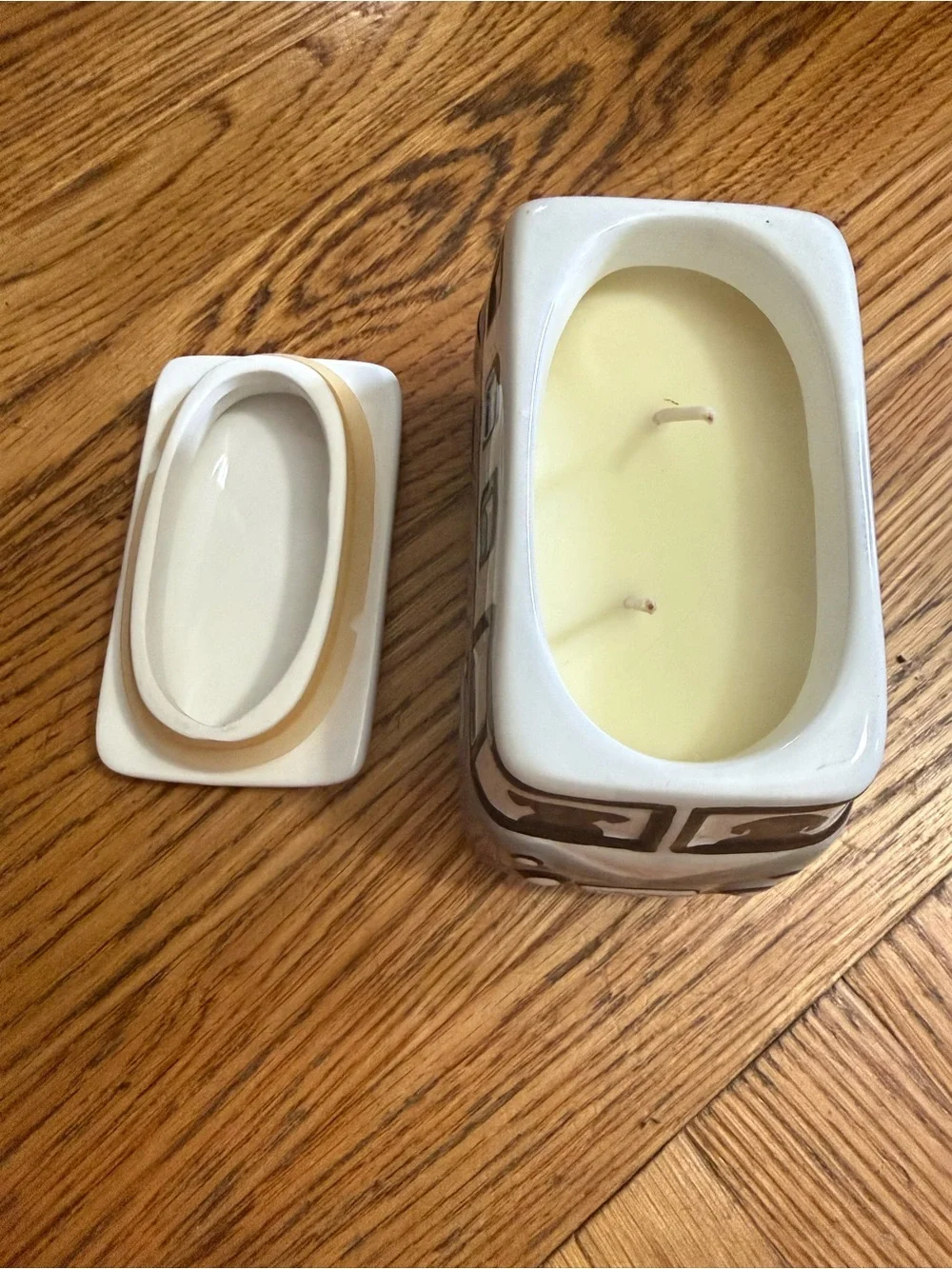 Sand+Paws White Ceramic Camper pineapple coconut candle NWT